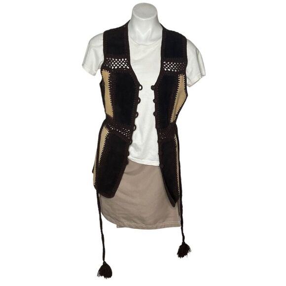 VINTAGE Suede Vest Patchwork Crochet Knit Button Front Tie Belt Size Medium - Picture 3 of 10